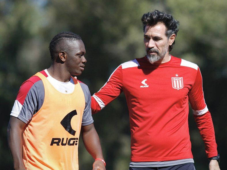 Eduardo Domínguez y el último entrenamiento en Estudiantes pensando en la semifinal de la Copa de la Liga