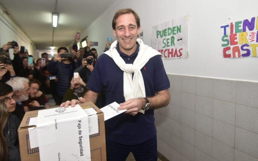 En La Plata votó Garro y aseguró que confía en el voto de la gente