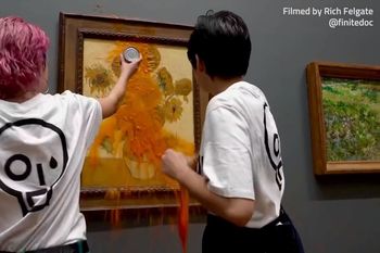 ambientalistas arrojan sopa de tomate sobre un cuadro de van gogh