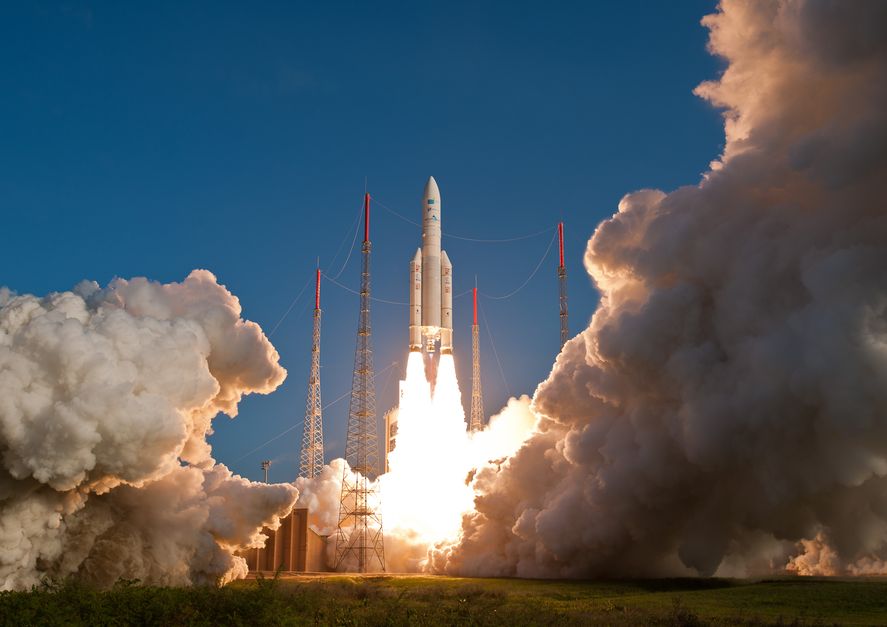 Así había sido el lanzamiento del cohete Ariane 5, de la empresa Arianespace, que puso en órbita el ARSAT 2 en el año 2015.
