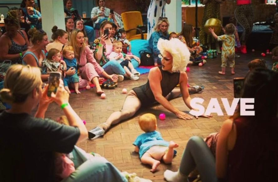 Ira por polémico cabaret trans en Londres para bebés y niños
