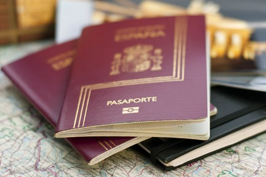 Un lote de aproximadamente 20.000 pasaportes españoles llegó a Argentina con un insólito error.