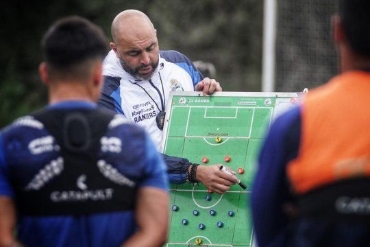 Marcelo Méndez y las evaluaciones de los jugadores que deberán regresar a Gimnasia. 