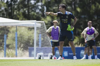 Argentina despide el año contra Perú: el posible once con varias bajas