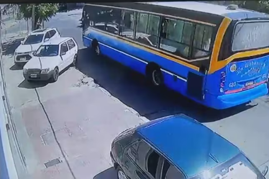 san justo: un colectivero intento evitar un robo y los delincuentes mataron a una pasajera