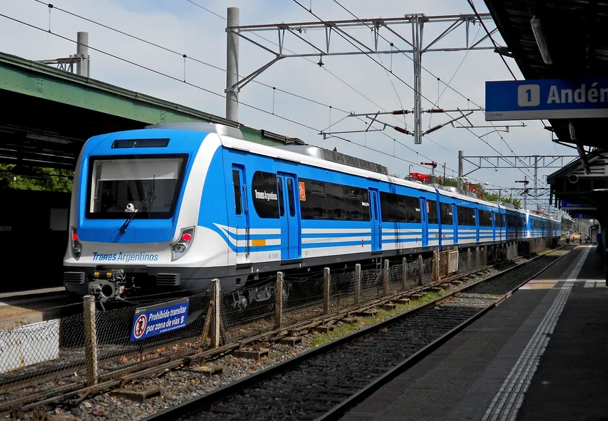 El Tren Roca retomó sus servicios luego de verse interrumpido debido a un problema técnico, según informó Trenes Argentinos.