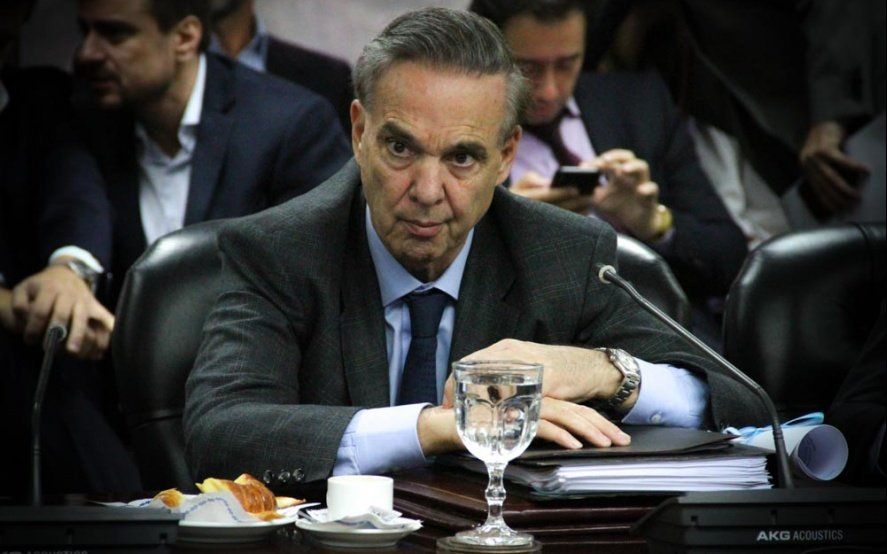 Por la presión del bloque peronista, Pichetto dejó su lugar en el Consejo de la Magistratura
