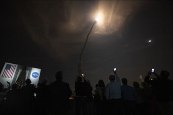 Después de dos suspensiones, la NASA lanzó finalmente la misión Artemis I