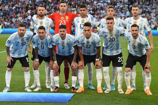 Formación de la Selección Argentina para enfrentar a Italia en la Finalissima, en homenaje a Diego Maradona