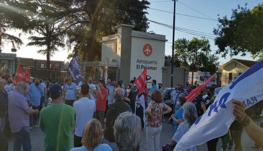 La protesta de los vecinos contra el aeropuerto El Palomar