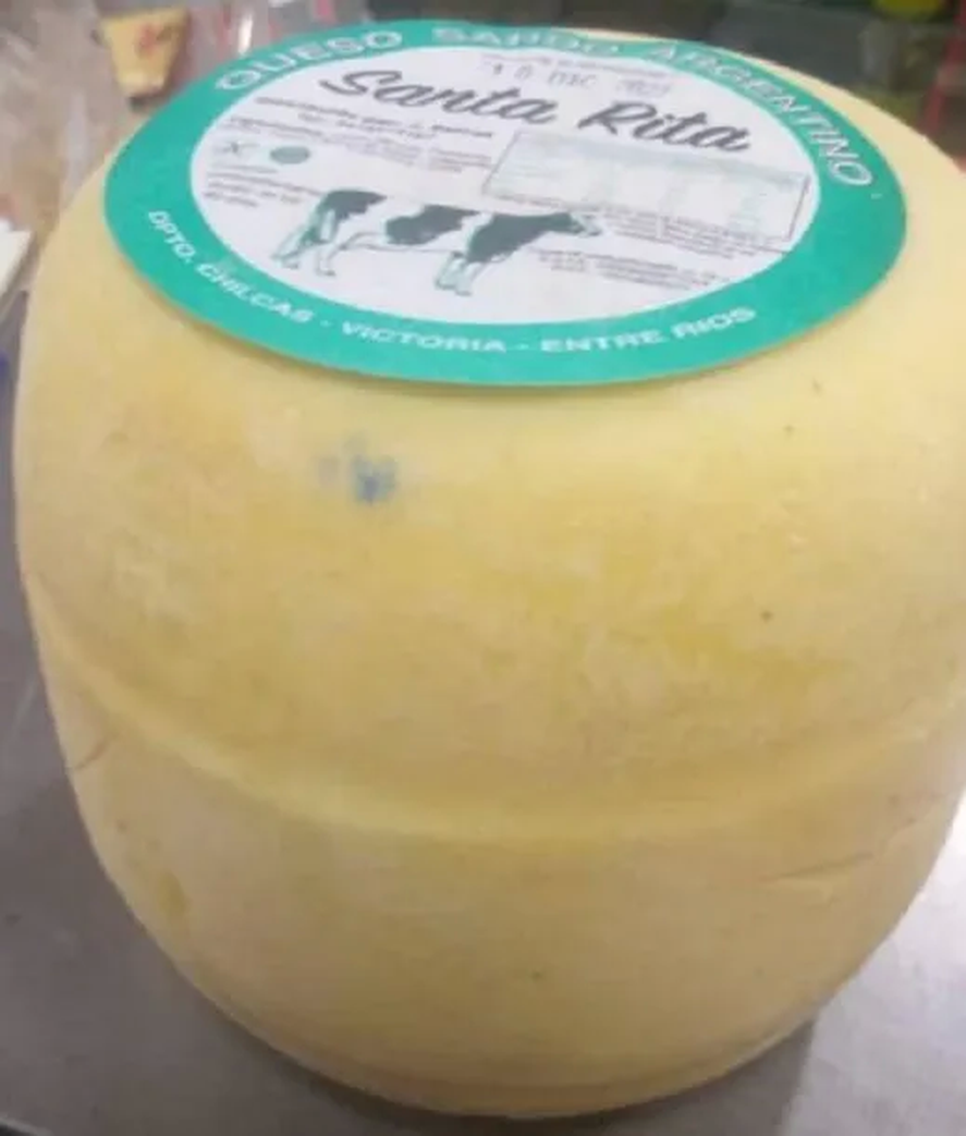 La marca de queso sardo prohibida por ANMAT es "Santa Rita", proveniente de la provincia de Entre R&iacute;os.&nbsp;
