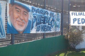 Bandera en apoyo a Diego Maradona