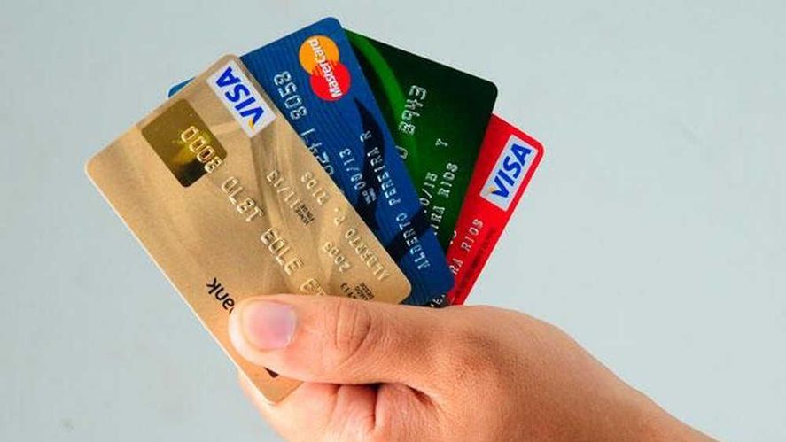 El Gobierno anunció un aumento del límite de las tarjetas de crédito