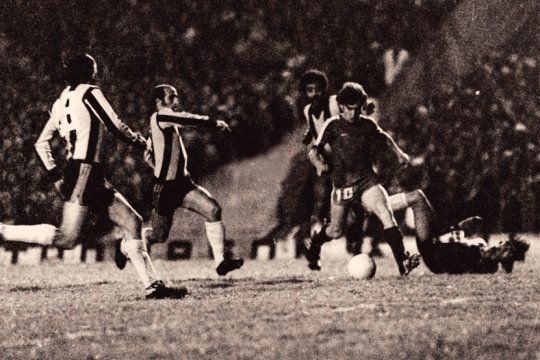 hecho en avellaneda: un viaje tras la huella del mejor gol de la historia de la copa libertadores