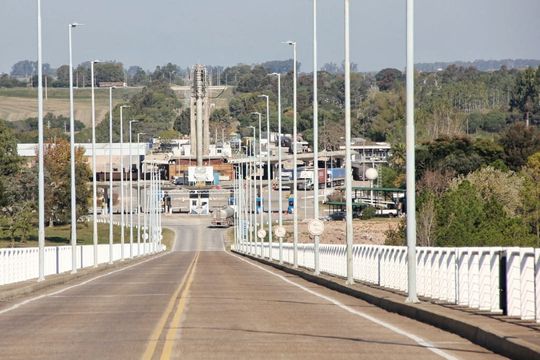 El Gobierno analizar la reapertura de fronteras terrestres con Chile y Uruguay