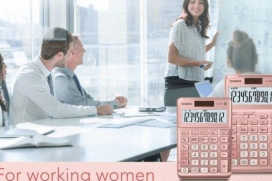 no le llego el feminismo: casio lanzo una calculadora rosa para ?apoyar? a las mujeres trabajadoras