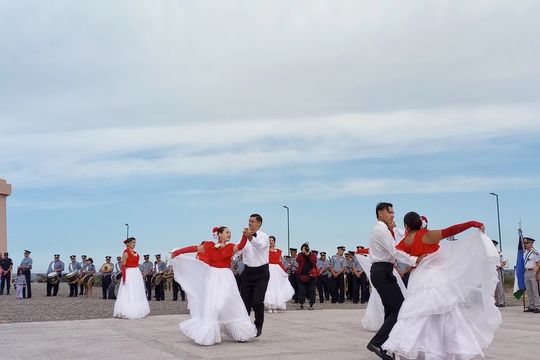con shows de folclore, cumbia y rock, arranca la fiesta provincial de la soberania patagonica