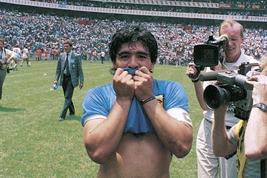 Iluminado y eterno: los goles de Diego ante inglaterra son una pieza histórica argentina.