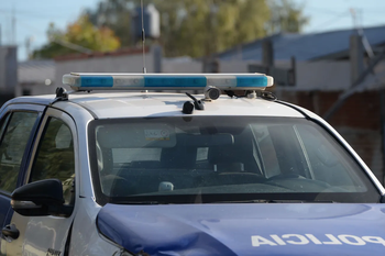 asi mato un policia a un ladron para evitar una entradera