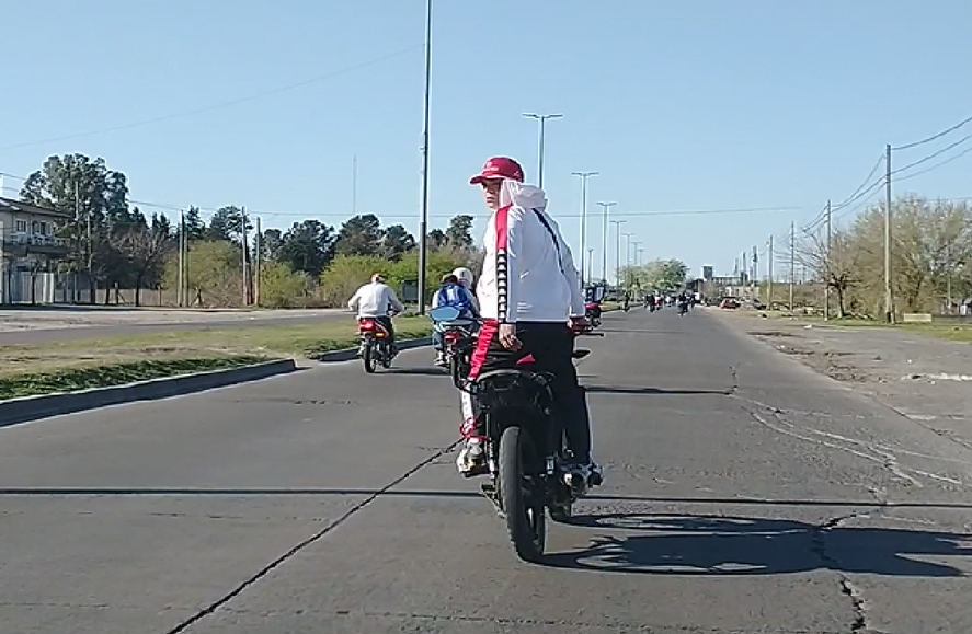 Decenas de motos sin control en La Plata, ¿fueron a robar a Bernal?