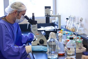 El Ministerio de Ciencia construirá un nuevo edificio para investigaciones bioquímicas en la UNLP. 