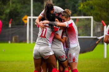 El fútbol femenino de Estudiantes ganó sus tres partidos en City Bell. (Foto: prensa EDLP)