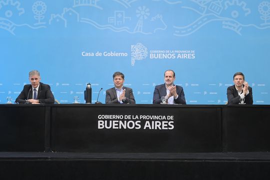 Axel Kicillof presentó junto a Federico Susbielles una inversión para el Puerto de Bahía Blanca.