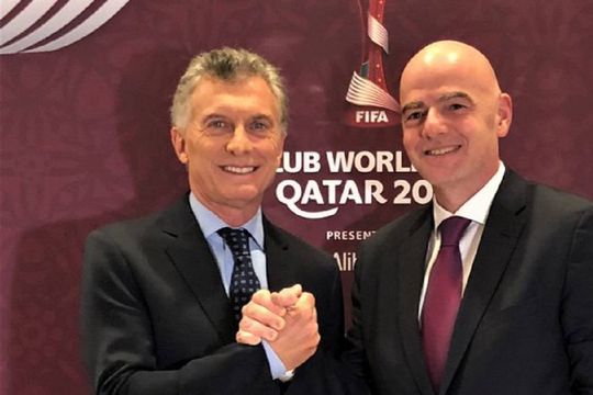 macri se mostro en qatar con el presidente de fifa y llovieron los memes