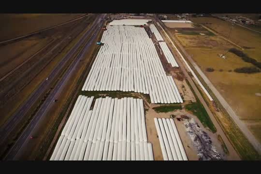 Las imágenes del drone a la altura de Lezama mostrando la inmensa cantidad de silobolsas acopiadas sólo en ese campo 