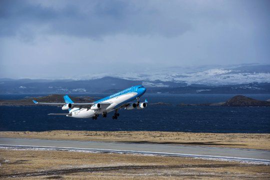 Aerolíneas Argentinas marca vuelo propio y sub ejecuta el aporte del Estado