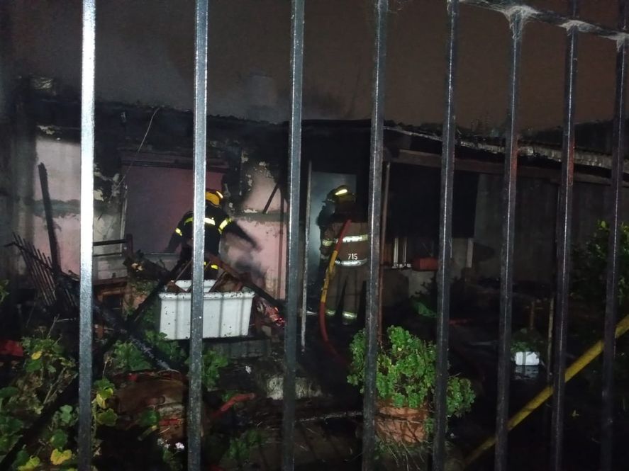 La Plata: murieron padre e hijo en un voraz incendio de una vivienda