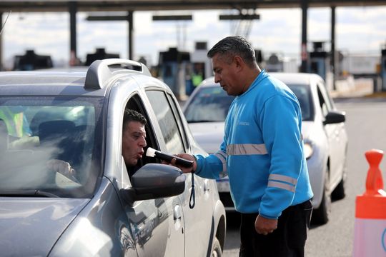 Mega operativo de control de alcoholemia en la Autopista Buenos Aires - La Plata: los resultados.