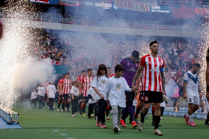 Estudiantes prepara los festejos de cara a la obtención de la Copa de la Liga Profesional