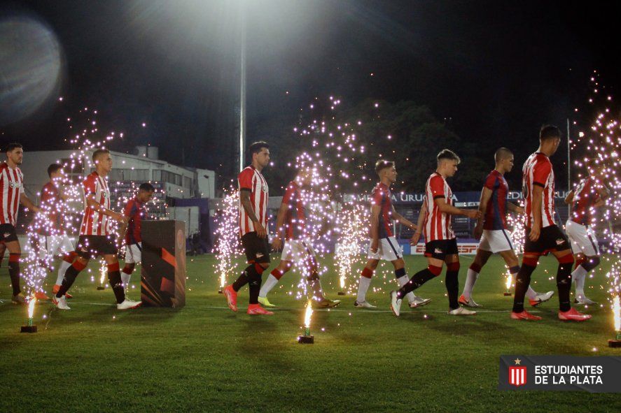 Estudiantes ante San Lorenzo en Uruguay (Prensa EDLP)