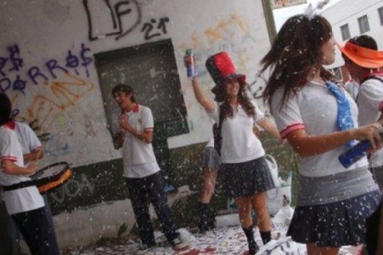 polemica: el municipio platense quiere regular los festejos estudiantiles del ?ultimo primer dia?
