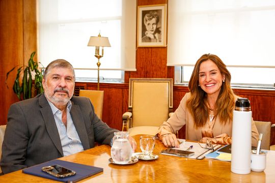 Victoria Tolosa Paz recibió a José Mayans en el Ministerio de Desarrollo Social.