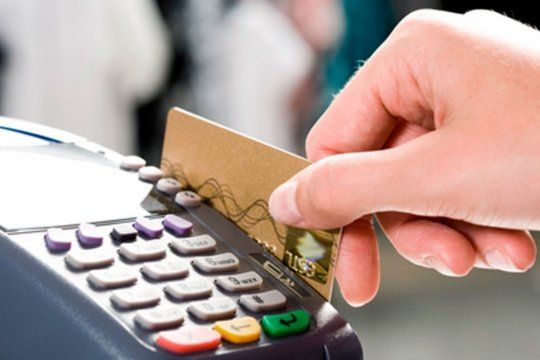 La suba del 70% del reintegro a sectores vulnerados por consumos realizados con tarjeta de débito comenzó a regir desde este jueves
