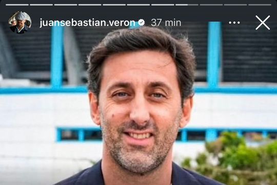 Juan Sebastián Verón felicito a Diego Milito por su llegada a la presidencia de Racing.