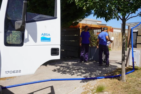ABSA anunció posible falta de agua en La Plata.