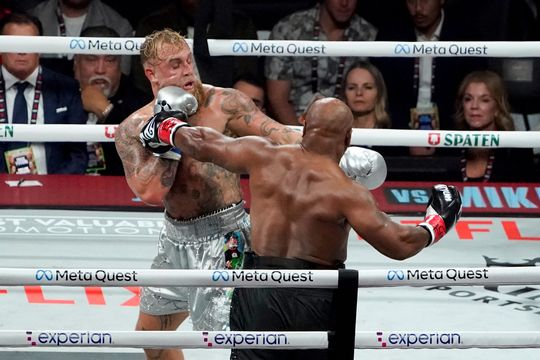 ¿arreglado? un video muestra a mike tyson perdonando a jake paul en pleno combate