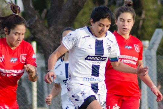El fútbol femenino de Cambaceres igualó con Quilmes. El gol de las Rojas fue de Liliana Flores (Foto: prensa Quilmes).