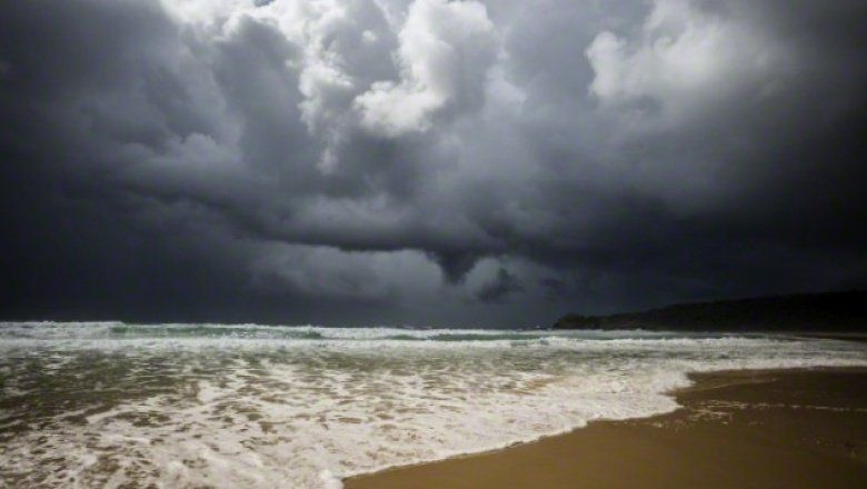 Para evitar accidentes en la playa, recomiendan salir del agua e irse si hay tormenta eléctrica.