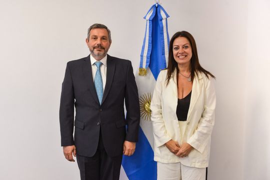 Sandra Pettovello junto al nuevo titular del ANSES, Mariano De Los Heros