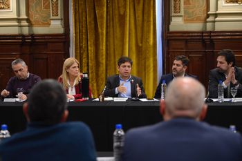 Reunión entre Kicillof y el Foro de Intendentes Radicales