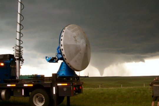 cazadores de tormentas: el proyecto relampago promete anticipar desastres climaticos