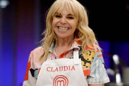 La madre de Dalma y Giannina Maradona, Claudia Villafañe, ganó la primera edición de MasterCheff Celebrity Argentina.