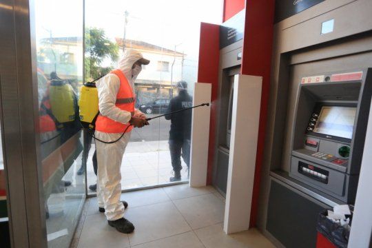 bronca de los intendentes por la falta de cajeros automaticos en el conurbano