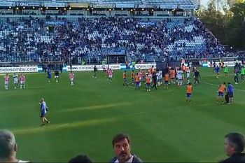 Video: Con silbidos, así se fue Gimnasia de su último partido en el Bosque