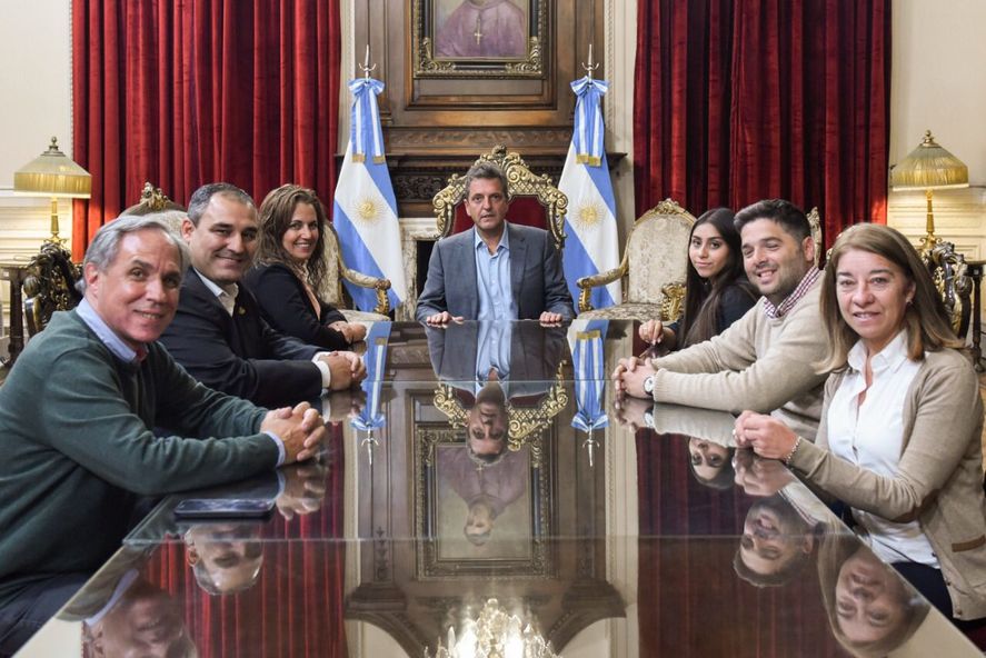 Sergio Massa recibió al Frente Renovador de La Plata