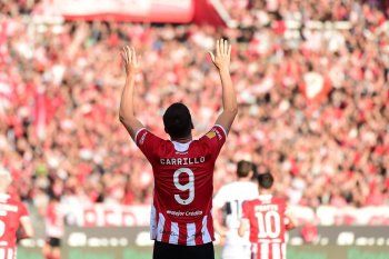 Guido Carrillo, el día del doblete en el Clásico Platense.